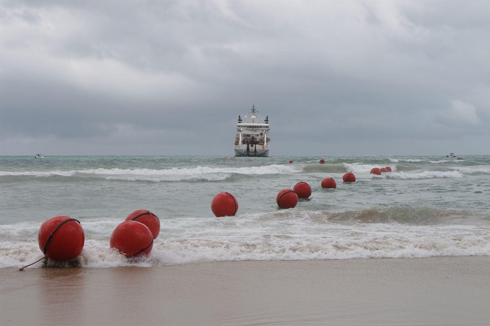 Cabo submarino SACS começa a ser instalado em Fortaleza