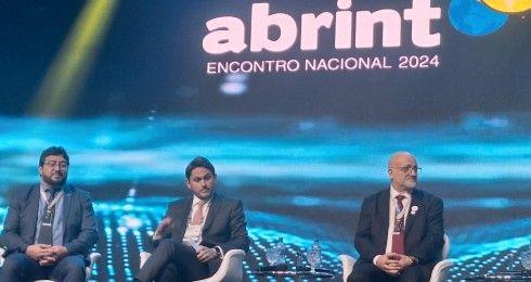 Juscelino Filho cobra Aneel solução rápida para compartilhamento de postes