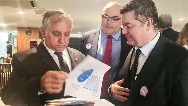 Reforma Tributária fere inclusão digital com aumento de até 15% nos preços da internet